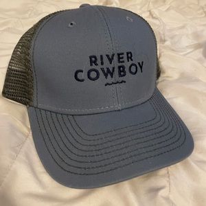 Trucker hat